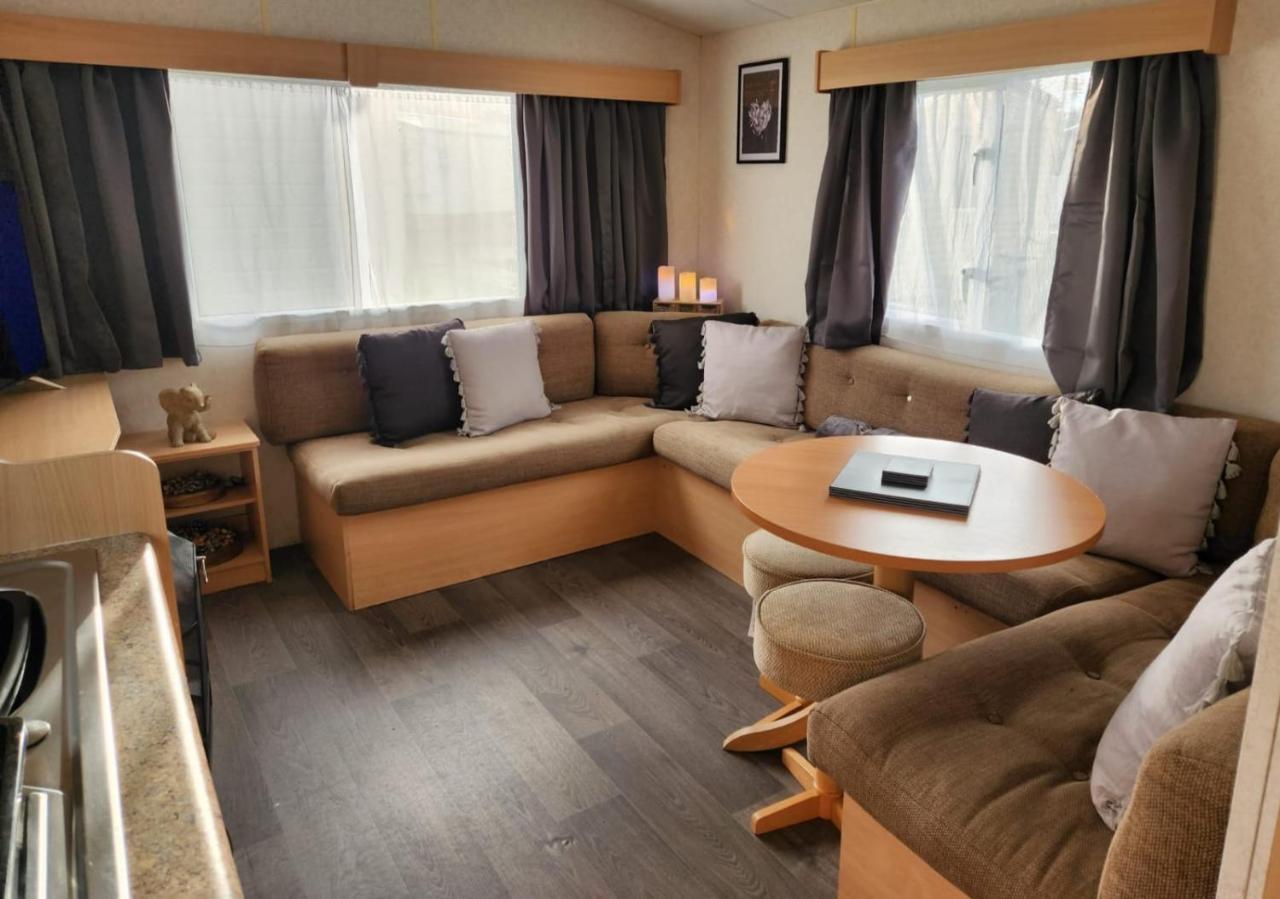 Comfy Caravan On Marine Park Otel Rhyl Dış mekan fotoğraf