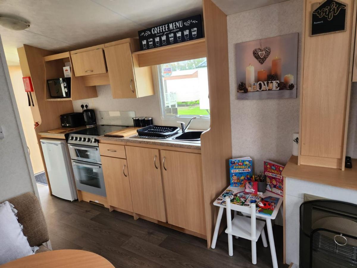 Comfy Caravan On Marine Park Otel Rhyl Dış mekan fotoğraf